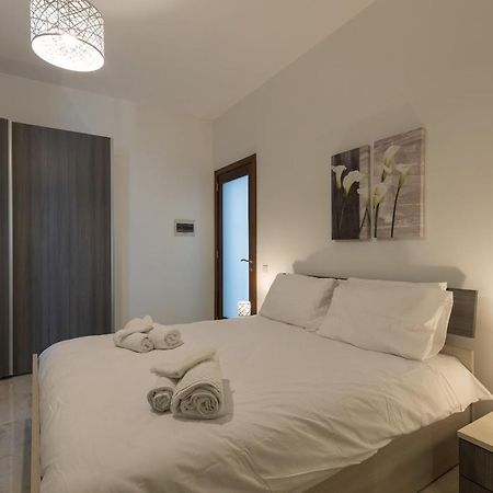 Ferienwohnung Sunny Penthouse Wterrace And Open Views St. Paul's Bay Exterior foto