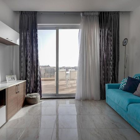 Ferienwohnung Sunny Penthouse Wterrace And Open Views St. Paul's Bay Exterior foto