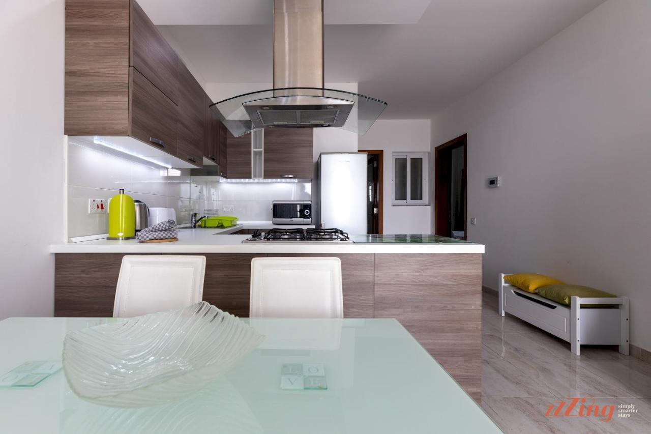Ferienwohnung Sunny Penthouse Wterrace And Open Views St. Paul's Bay Exterior foto