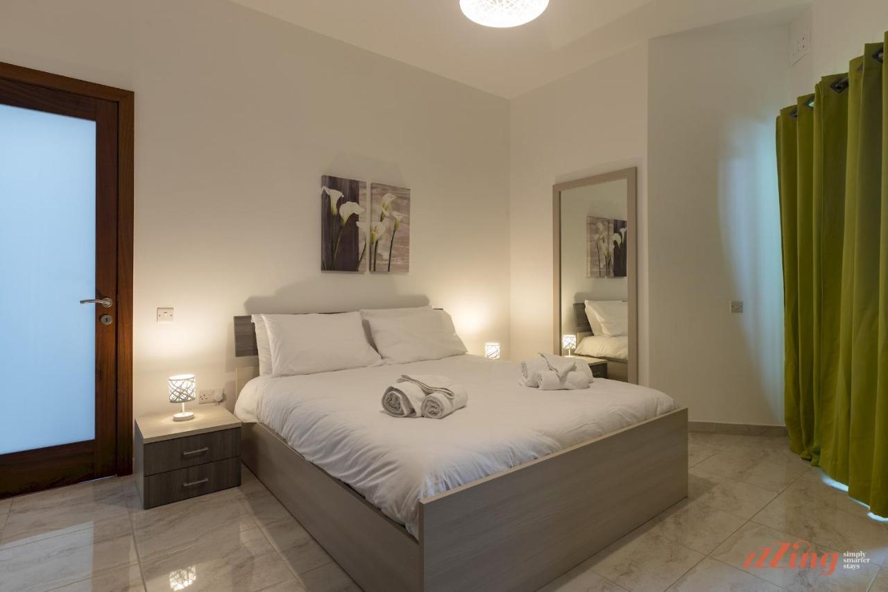 Ferienwohnung Sunny Penthouse Wterrace And Open Views St. Paul's Bay Exterior foto